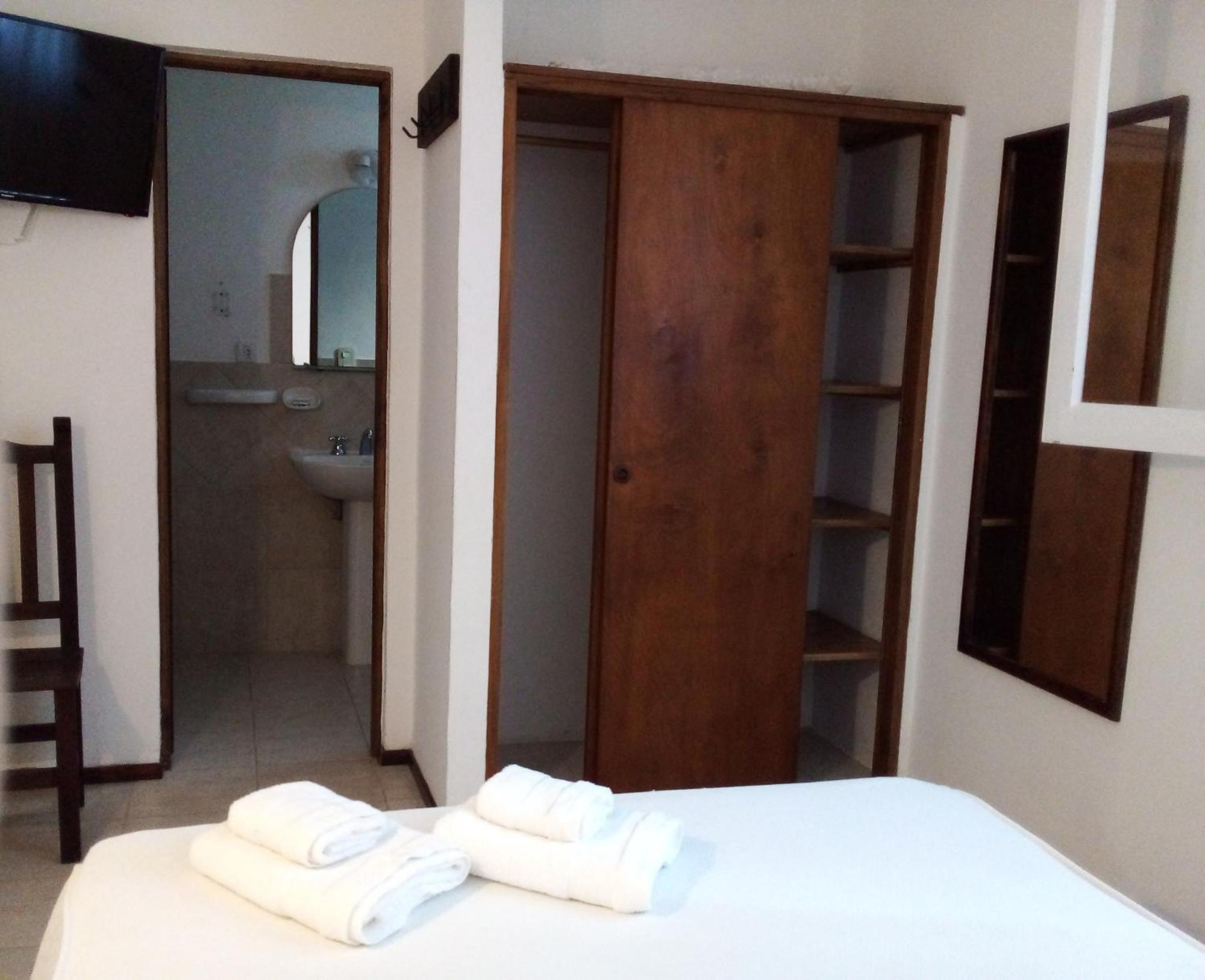 Hosteria Sajonia Villa Gesell Esterno foto